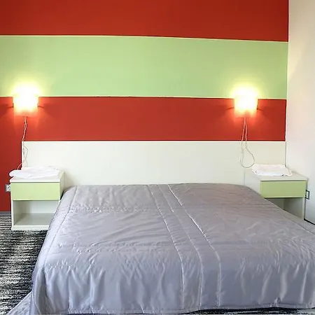 酒店 Sunny Beauty Palace